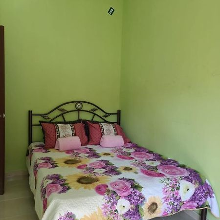 Yasmeen Homestay Kemaman Chukai Exterior photo