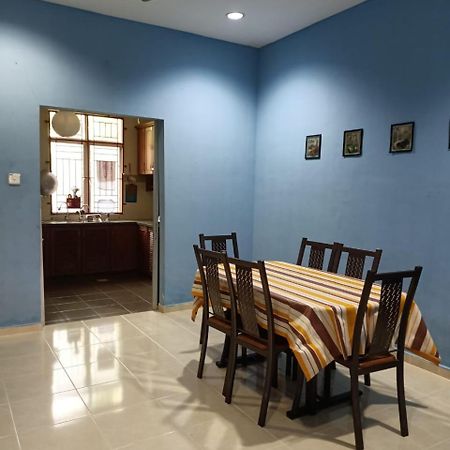 Yasmeen Homestay Kemaman Chukai Exterior photo
