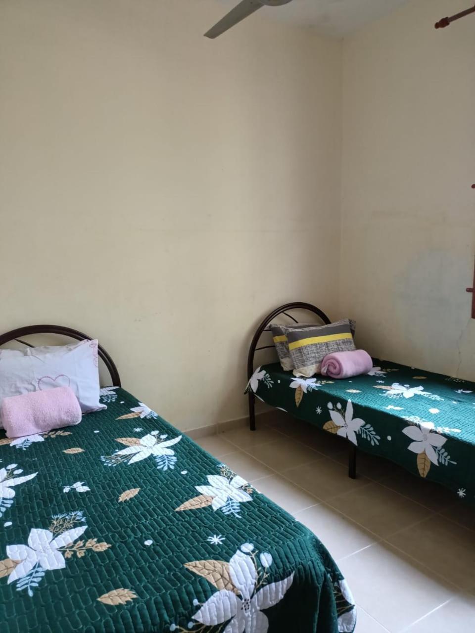 Yasmeen Homestay Kemaman Chukai Exterior photo
